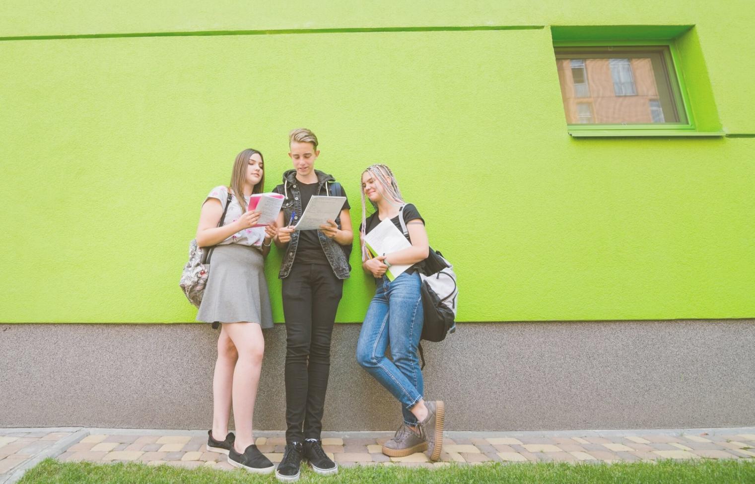 Analisis grafik pergerakan pasar saham